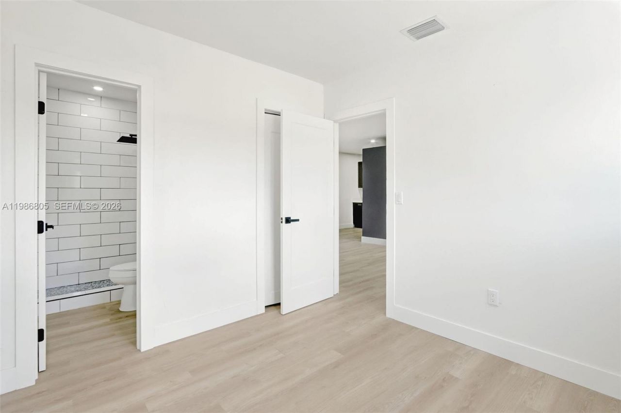 1061 NW 87th St , Miami, FL 33150 Photo