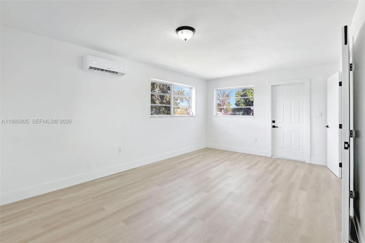 1061 NW 87th St , Miami, FL 33150 Photo