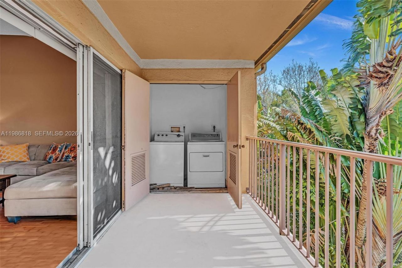 771 N Pine Island Rd, Unit 303, Plantation, FL 33324 Photo