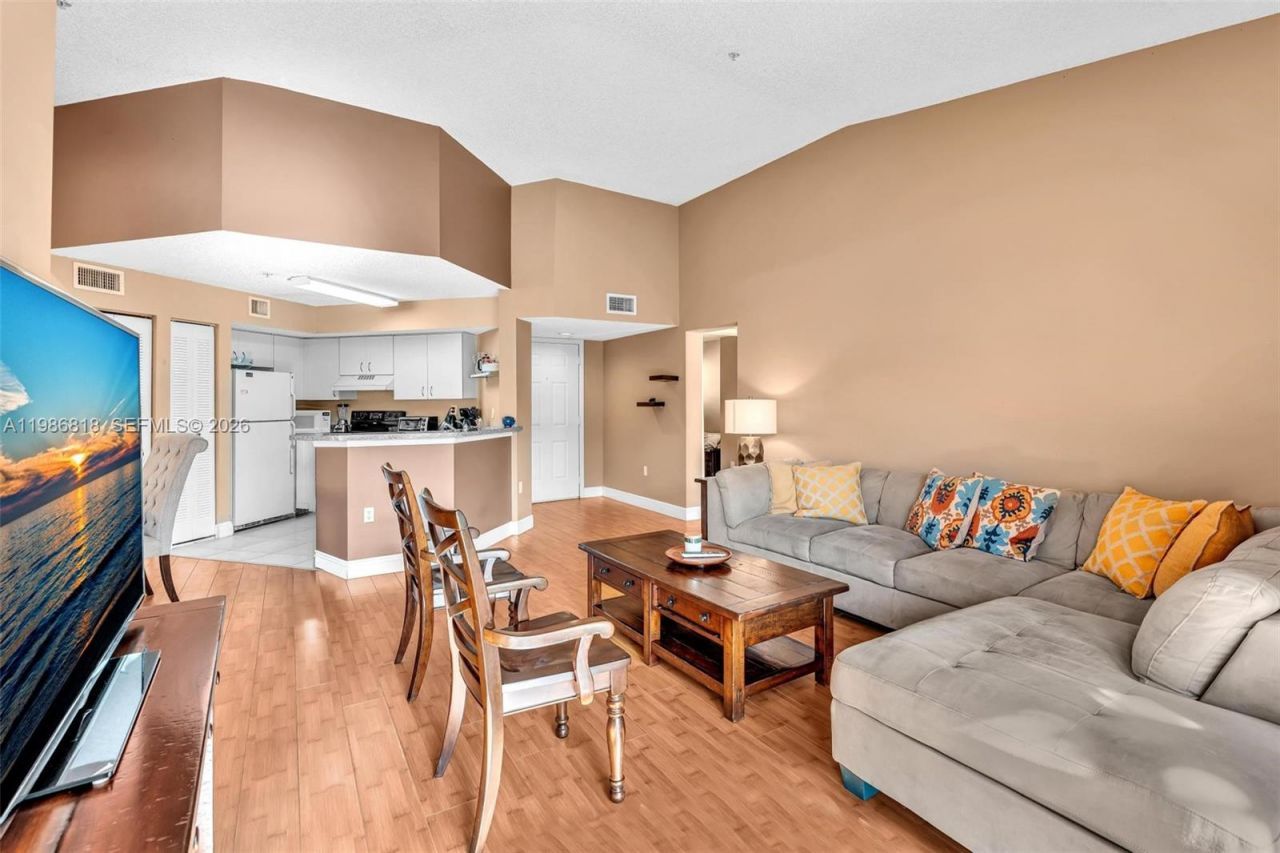 771 N Pine Island Rd, Unit 303, Plantation, FL 33324 Photo