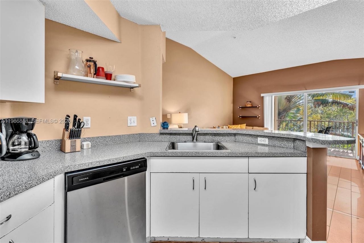 771 N Pine Island Rd, Unit 303, Plantation, FL 33324 Photo