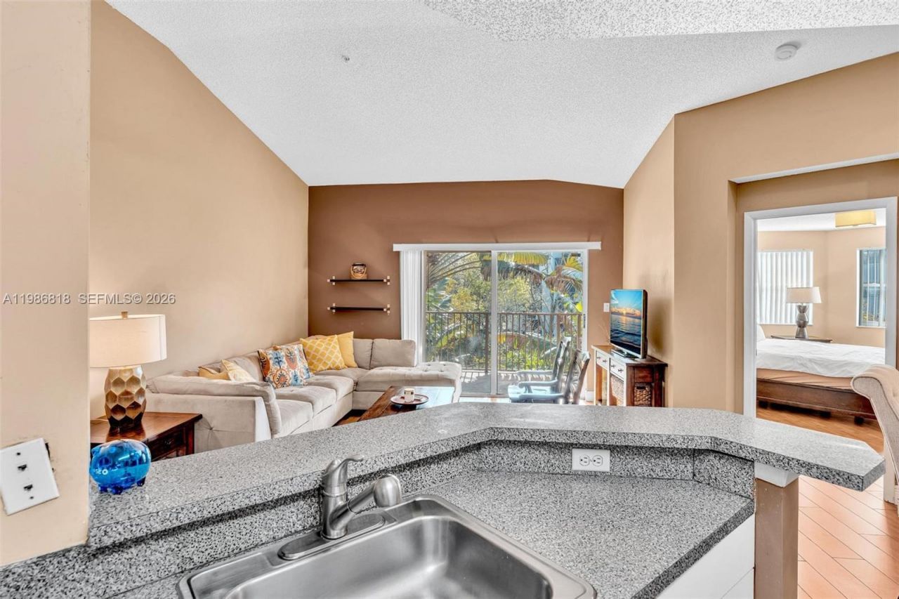 771 N Pine Island Rd, Unit 303, Plantation, FL 33324 Photo