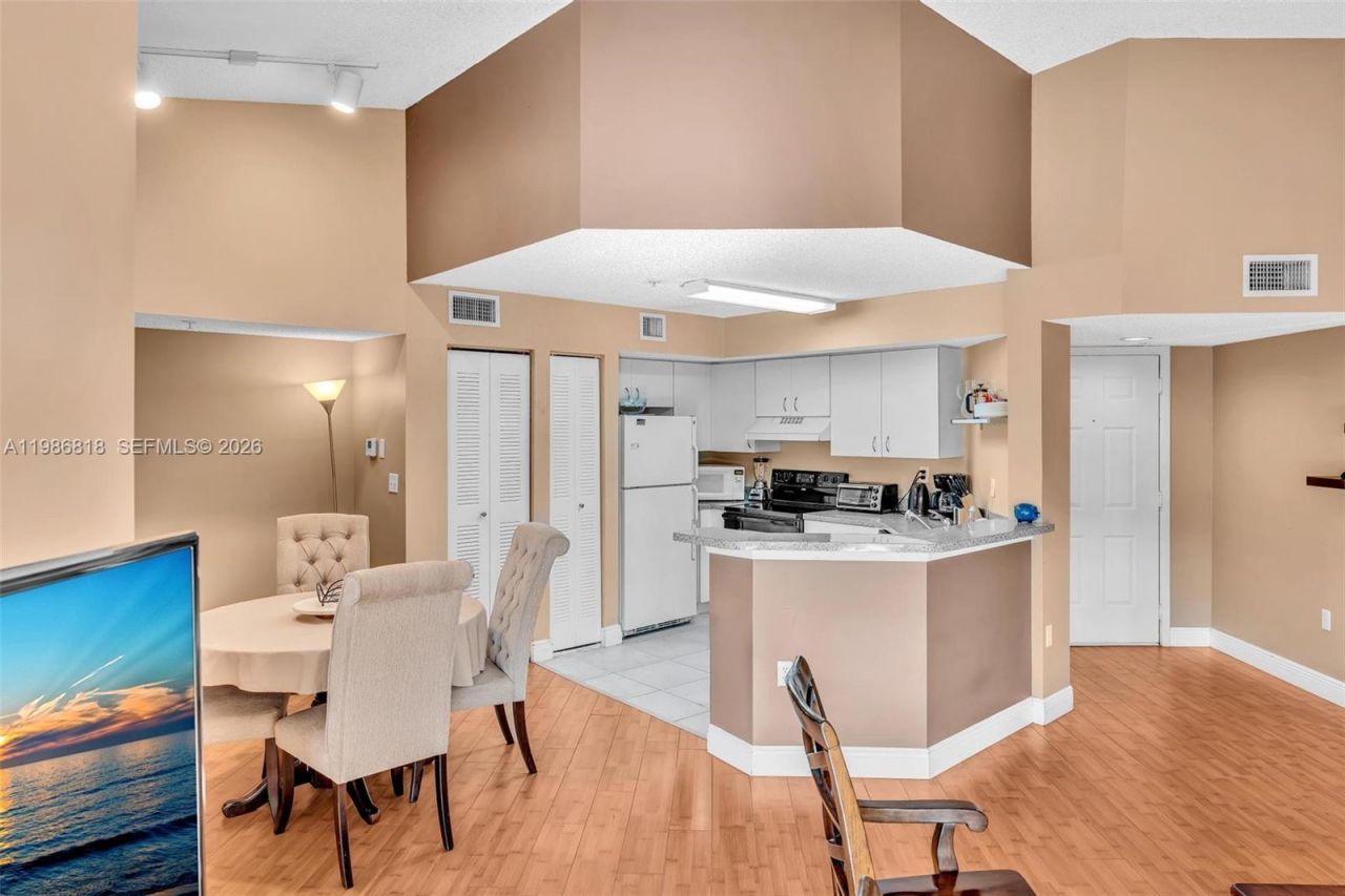 771 N Pine Island Rd, Unit 303, Plantation, FL 33324 Photo