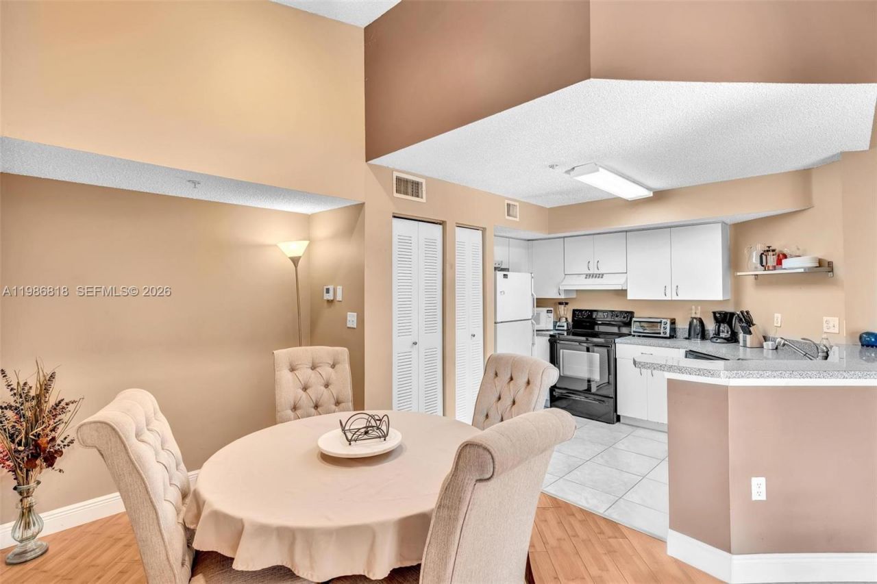 771 N Pine Island Rd, Unit 303, Plantation, FL 33324 Photo