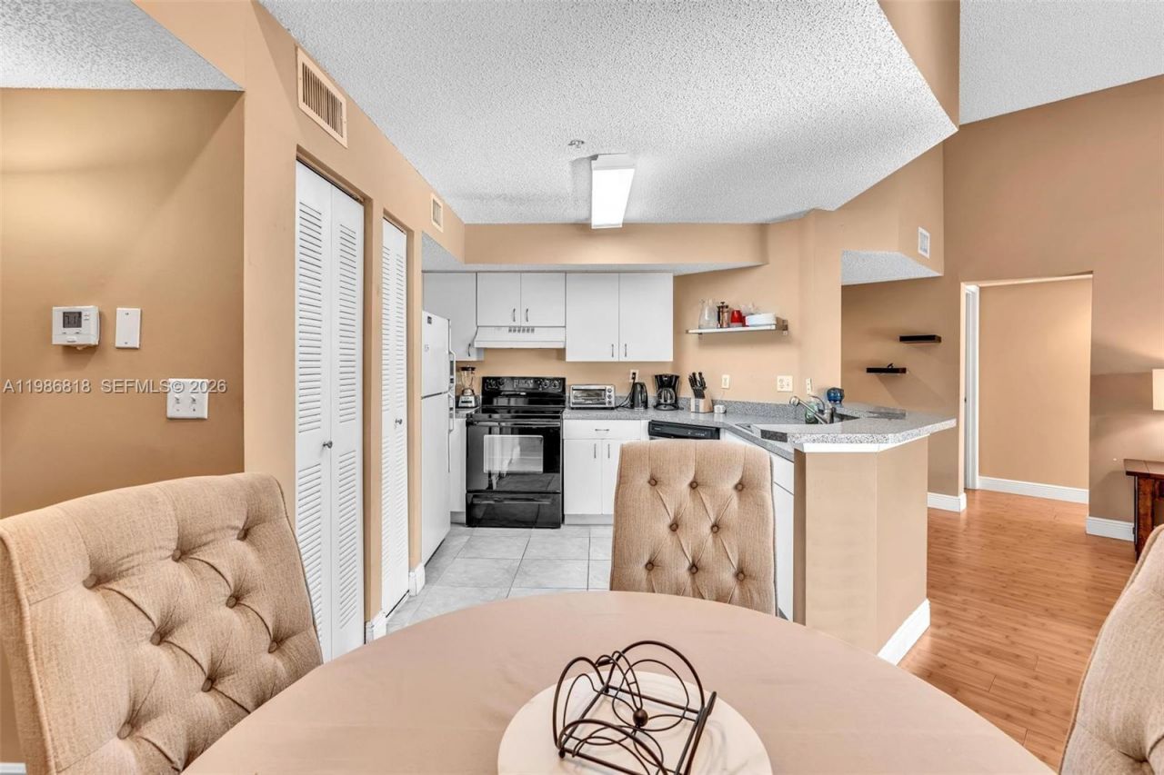 771 N Pine Island Rd, Unit 303, Plantation, FL 33324 Photo