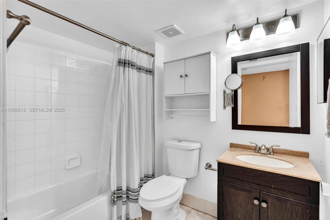 771 N Pine Island Rd, Unit 303, Plantation, FL 33324 Photo