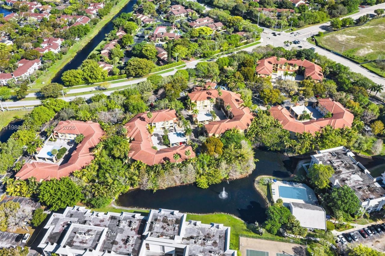 771 N Pine Island Rd, Unit 303, Plantation, FL 33324 Photo