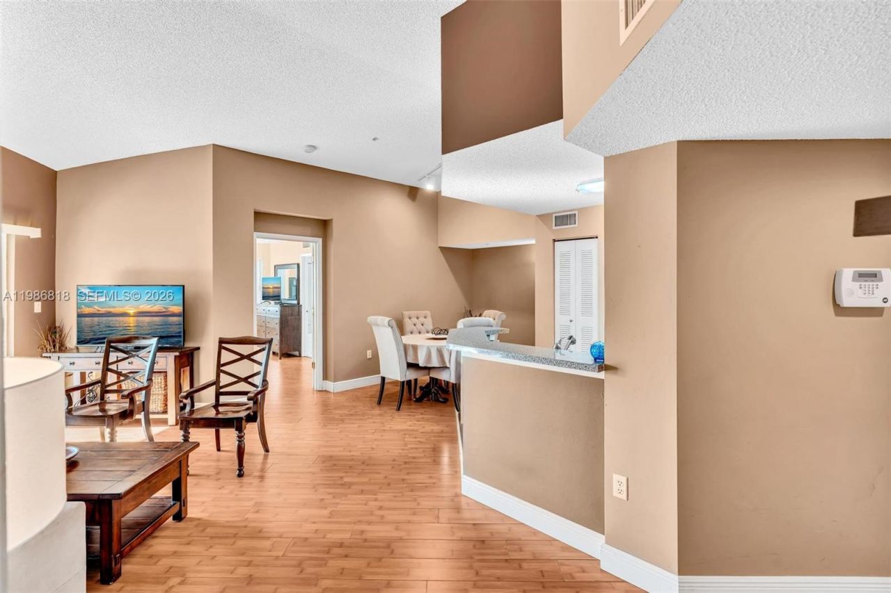 771 N Pine Island Rd, Unit 303, Plantation, FL 33324 Photo