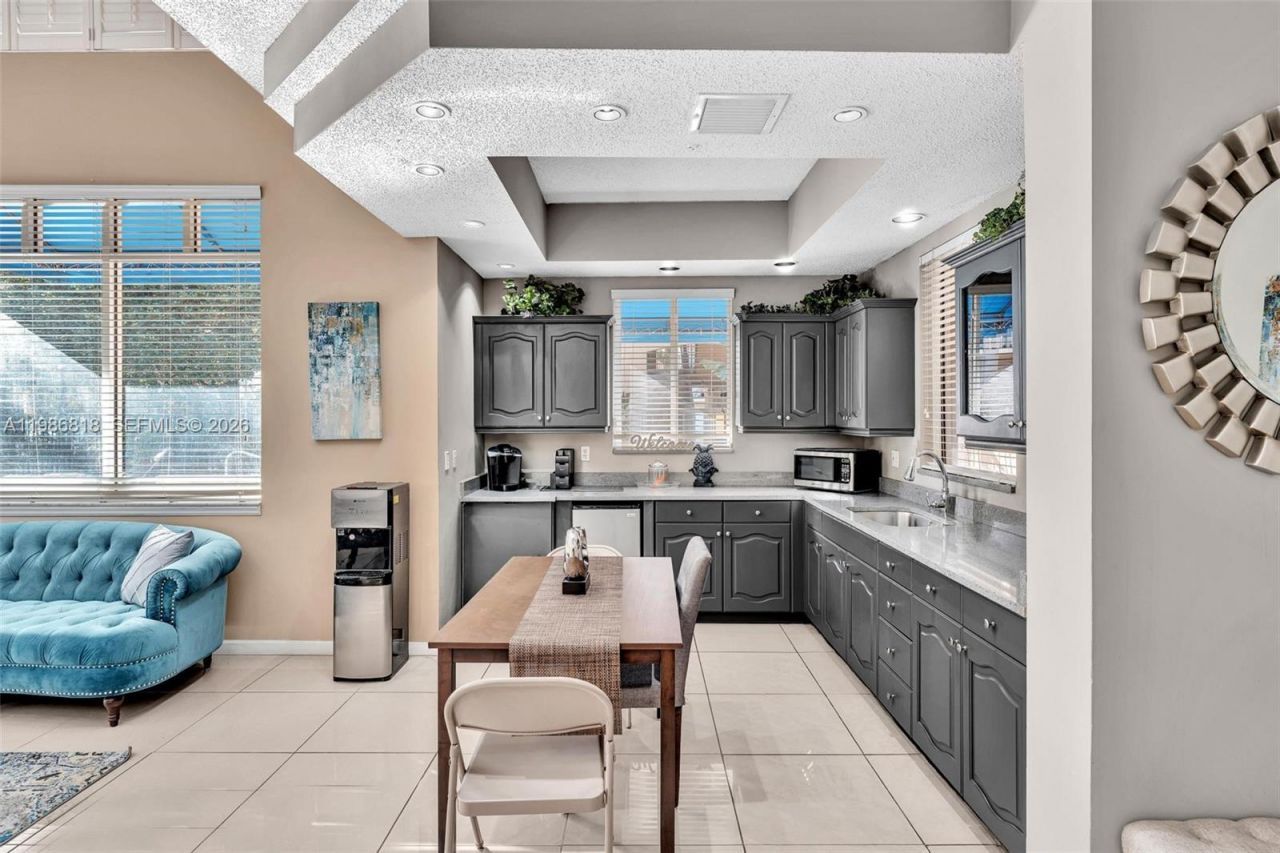 771 N Pine Island Rd, Unit 303, Plantation, FL 33324 Photo