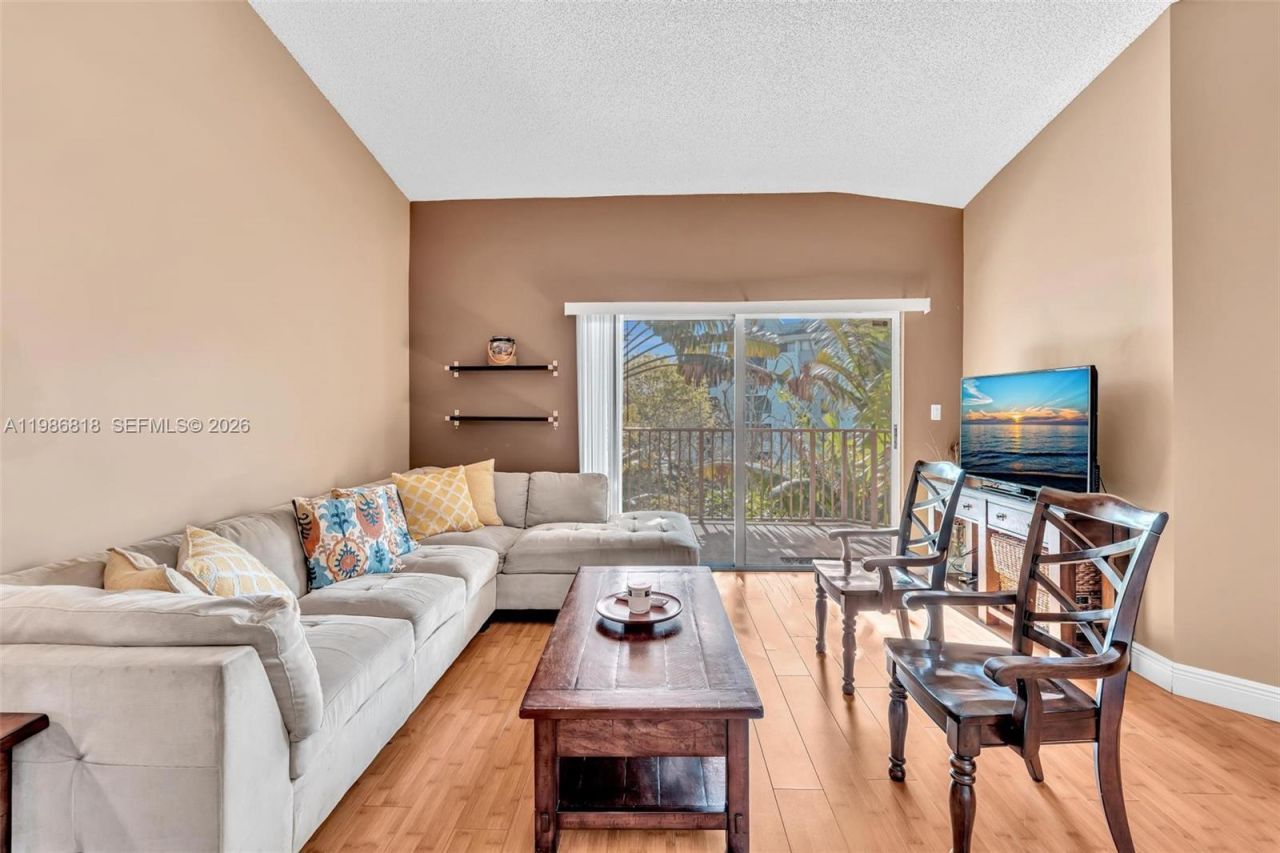 771 N Pine Island Rd, Unit 303, Plantation, FL 33324 Photo