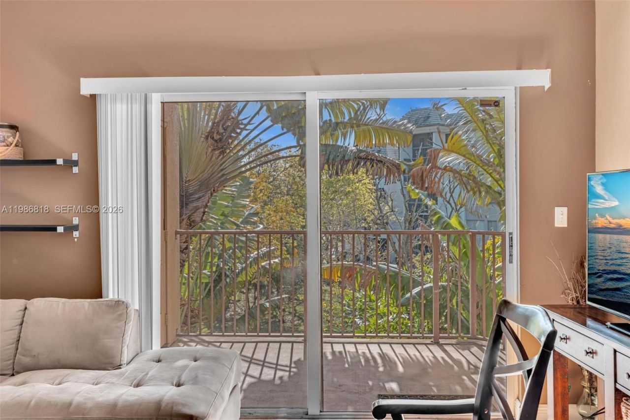 771 N Pine Island Rd, Unit 303, Plantation, FL 33324 Photo