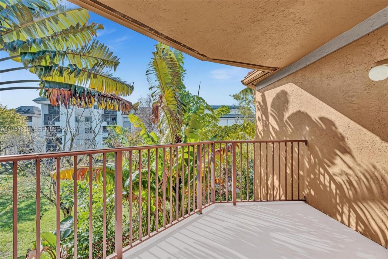 771 N Pine Island Rd, Unit 303, Plantation, FL 33324 Photo