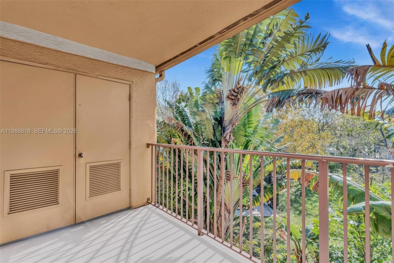 771 N Pine Island Rd, Unit 303, Plantation, FL 33324 Photo