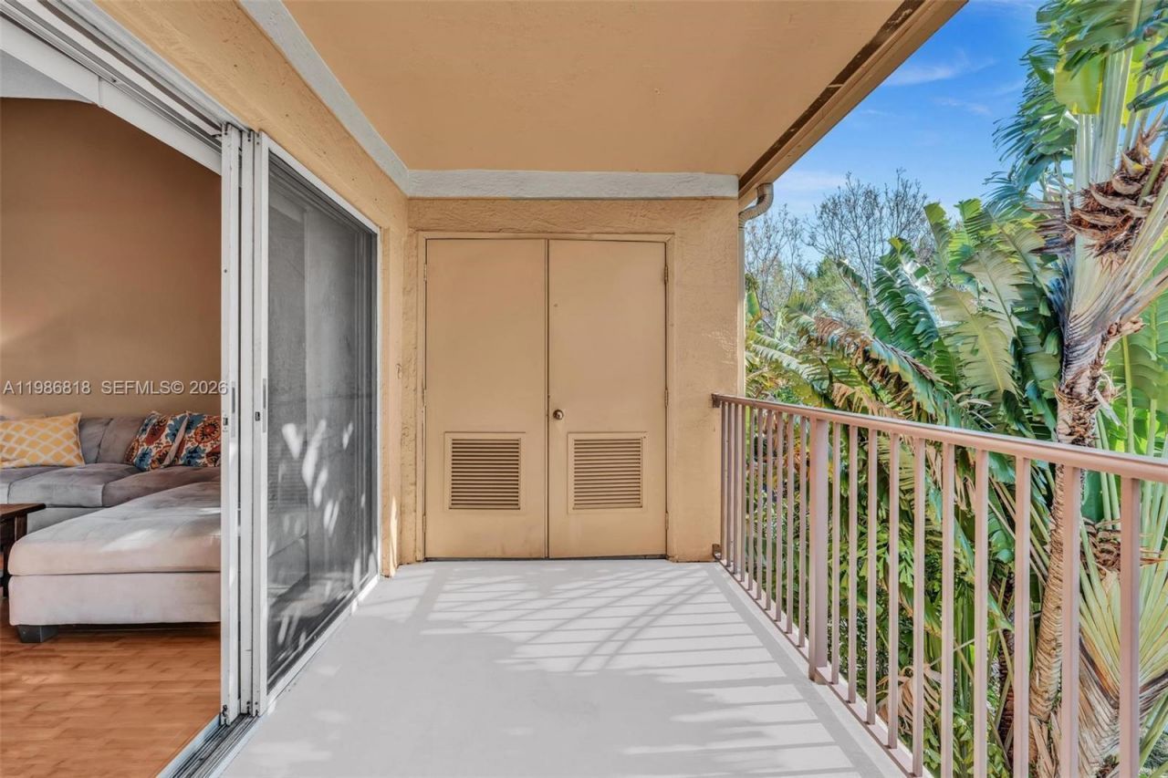 771 N Pine Island Rd, Unit 303, Plantation, FL 33324 Photo