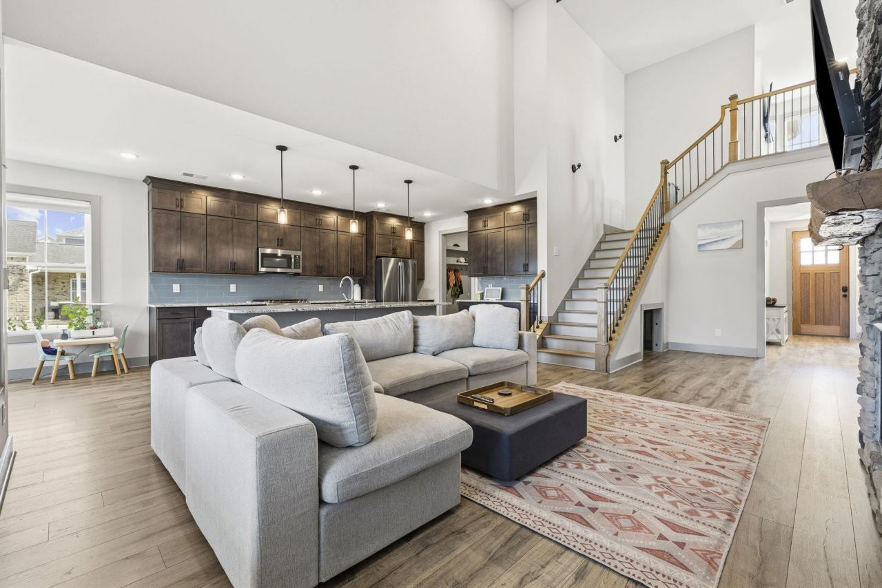 478 Harbour View Dr. Photo 4