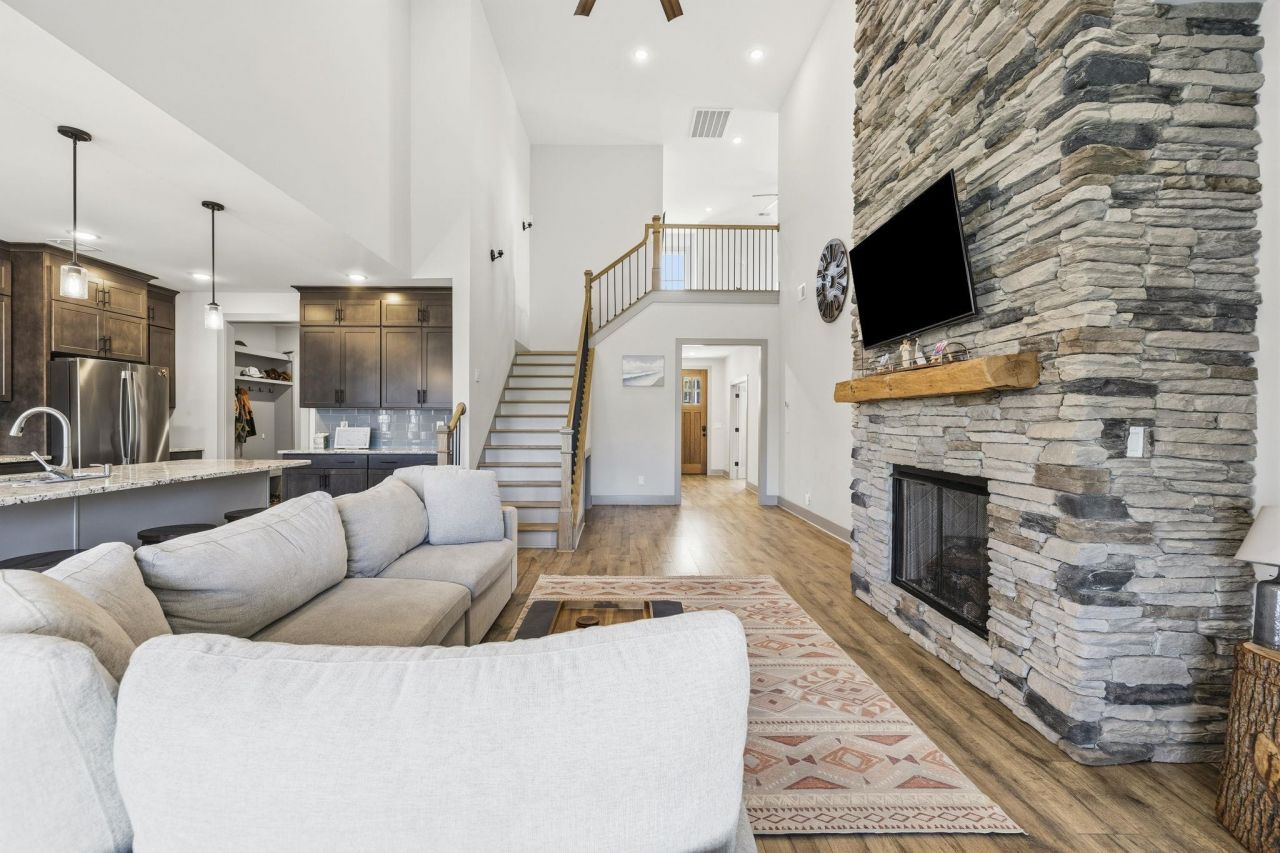 478 Harbour View Dr. Photo 8