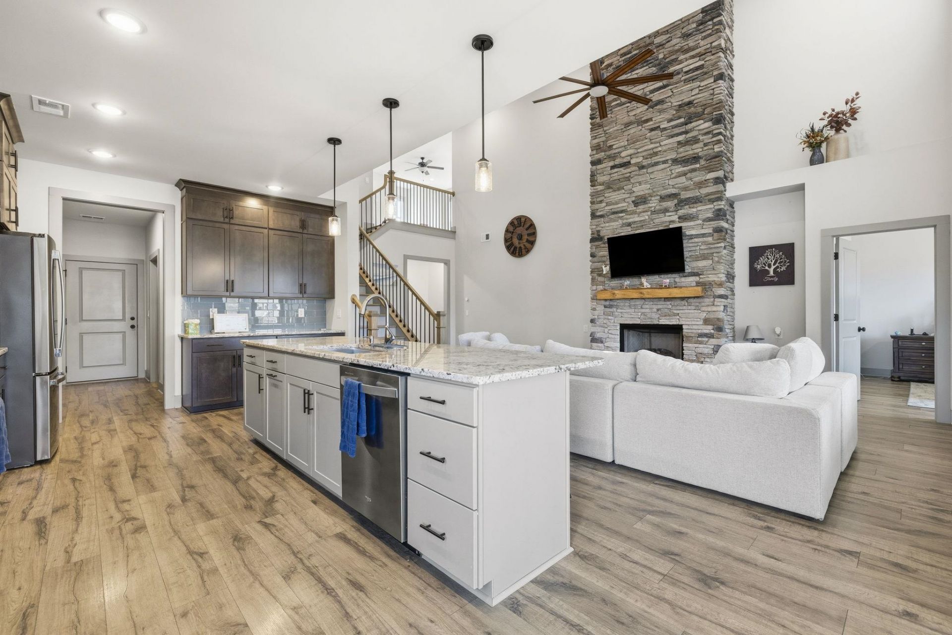 478 Harbour View Dr. Photo 8