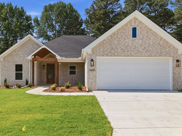 3909 Spencer Crossing Drive, Benton, AR 72019