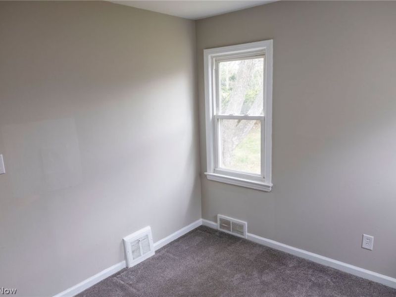 795 E 260th Street , Euclid, OH 44132 Photo 13