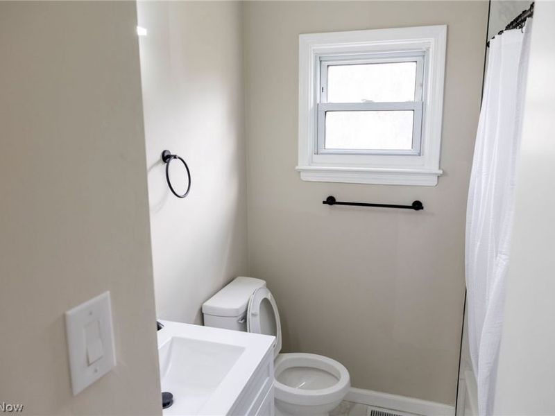 795 E 260th Street , Euclid, OH 44132 Photo 24