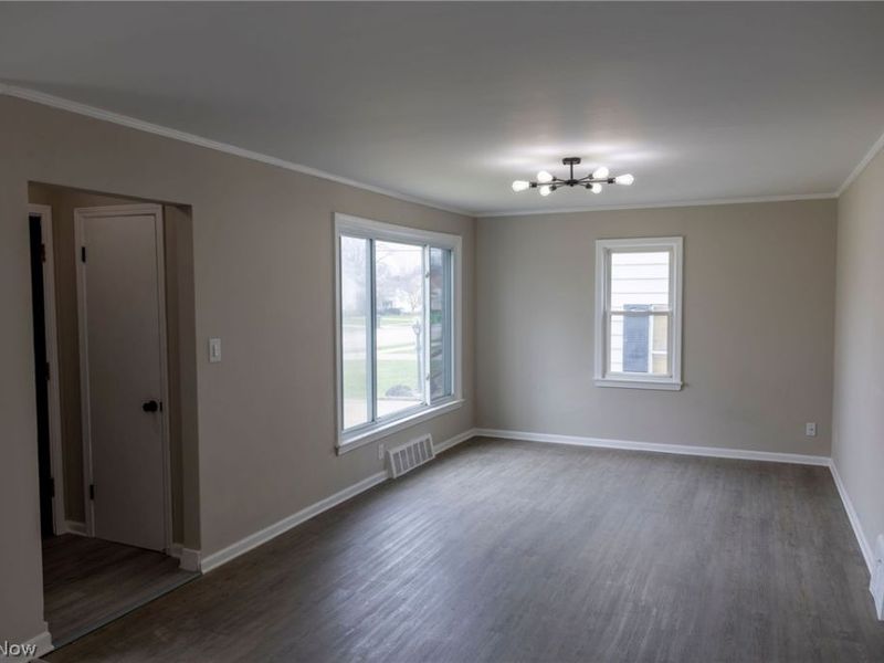 795 E 260th Street , Euclid, OH 44132 Photo 4