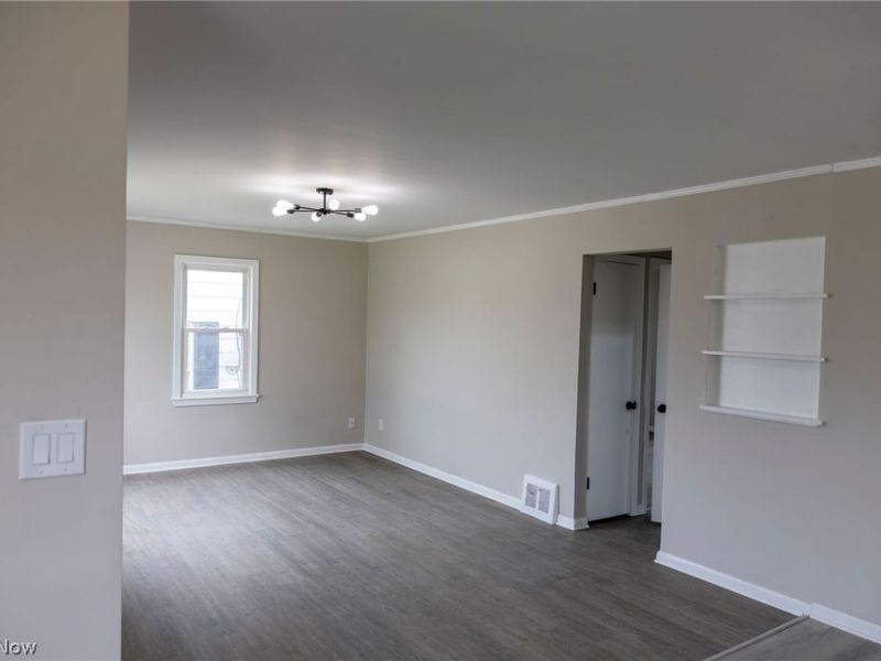 795 E 260th Street , Euclid, OH 44132 Photo 5