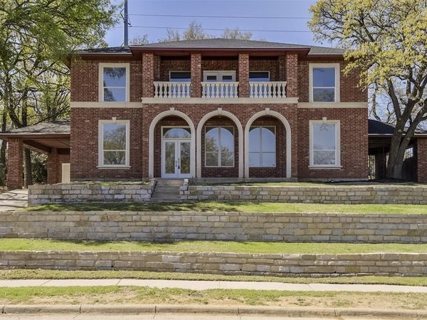 2916 Forestwood Drive, Arlington, TX 76006