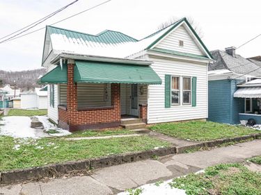 208 Jefferson Street, Mannington, WV 26582
