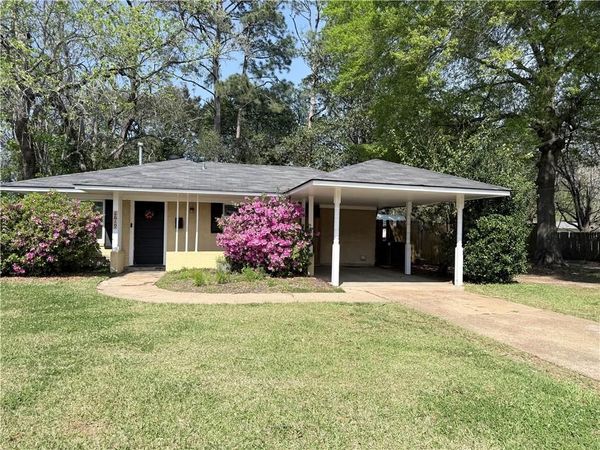 1819 CLOVER Lane, Alexandria, LA 71301