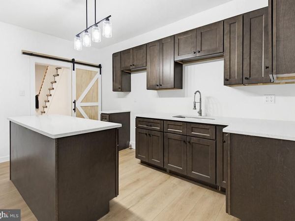 818 W KING STREET, YORK, PA 17403