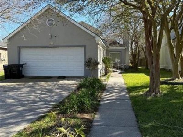 111 EAST POINT Court, New Orleans, LA 70128