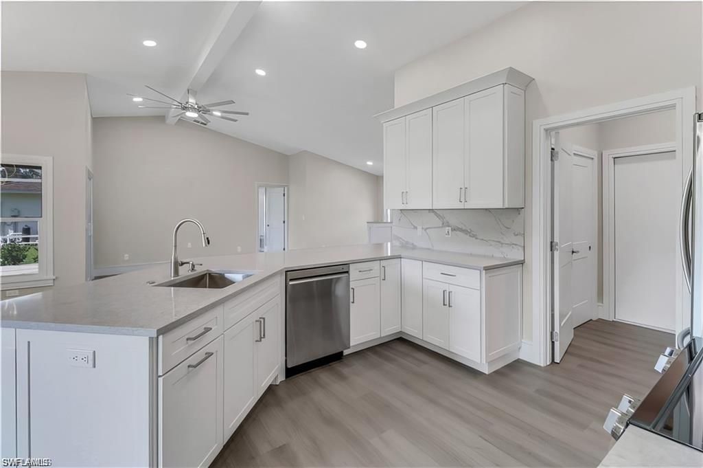 270 Madison Dr, Naples, FL 34110 Photo