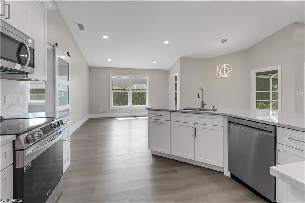 270 Madison Dr, Naples, FL 34110 Photo