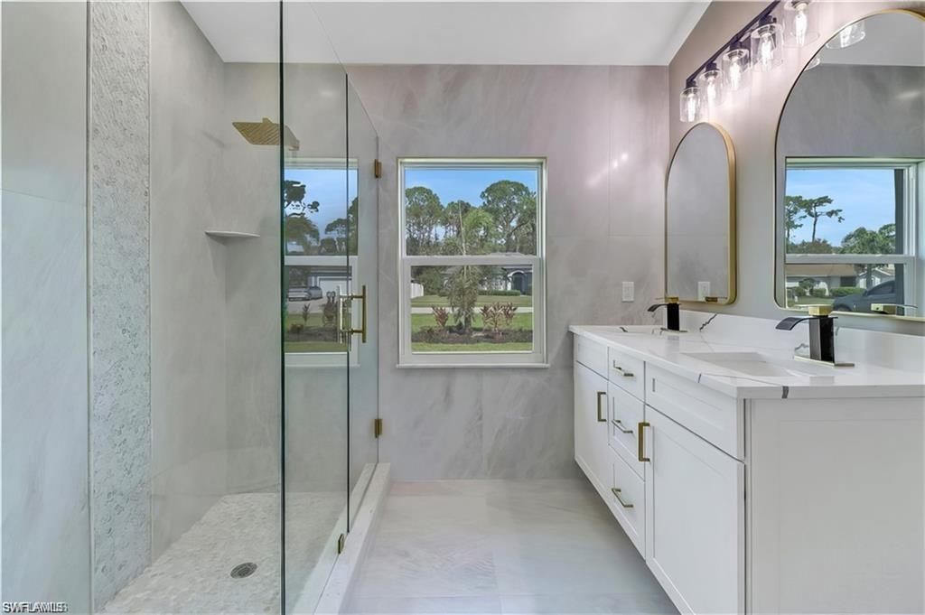 270 Madison Dr, Naples, FL 34110 Photo