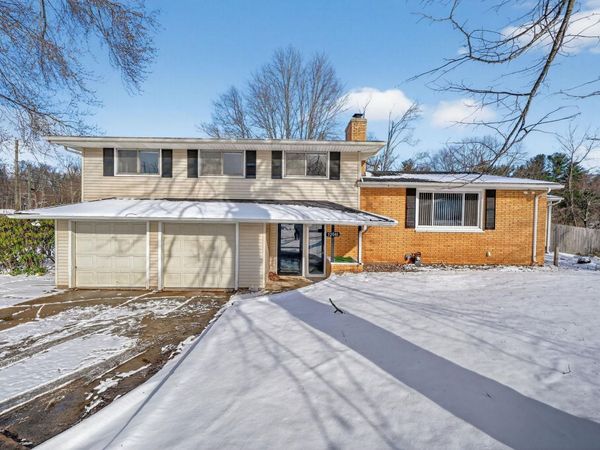 52040 Avanelle Street, Granger, IN 46530