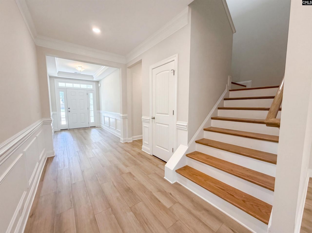 360 Autumn Pond Drive Photo 17