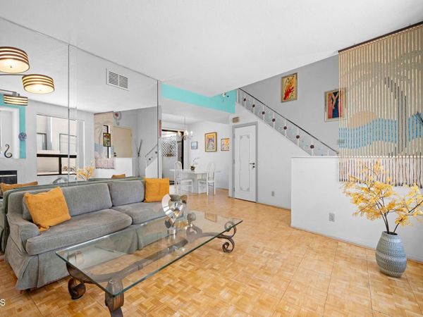 1340 Glenwood Road, Unit 17, Glendale, CA 91201