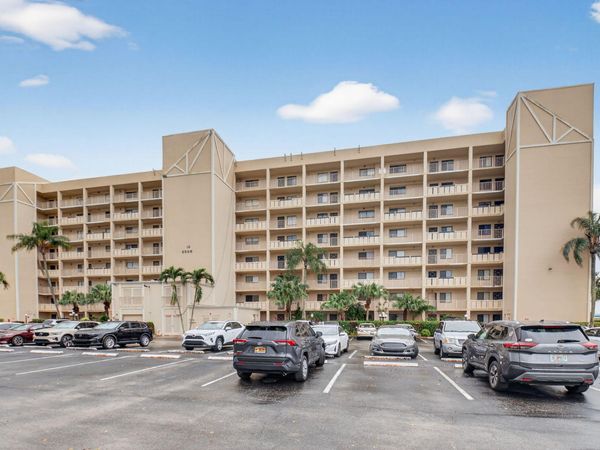 6866 Huntington Lane, Unit 607, Delray Beach, FL 33446