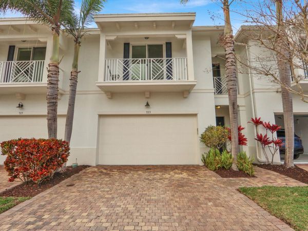 7113 Kensington Court, Palm Beach Gardens, FL 33418
