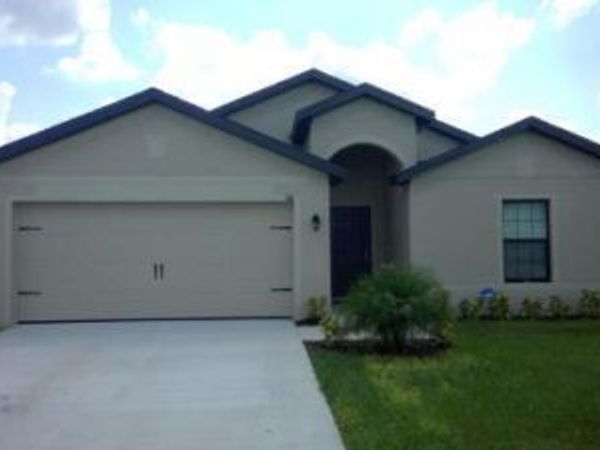 746 Center Lake Street, Lehigh Acres, FL 33974