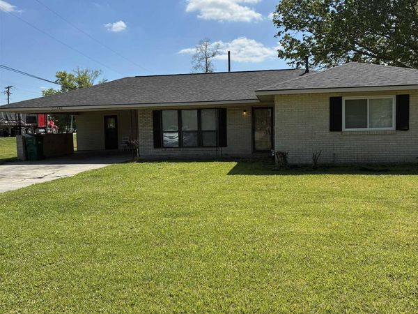 20280 Texas St, Livingston, LA 70754