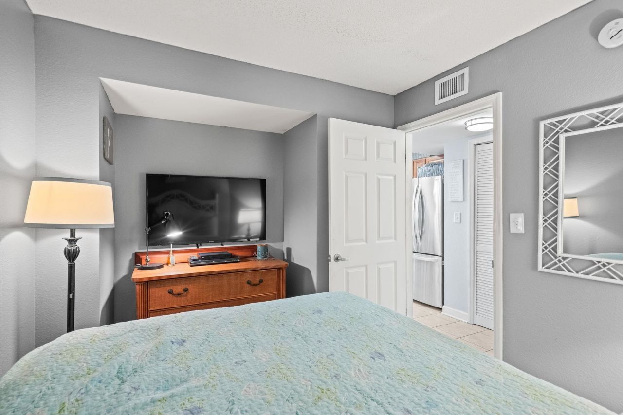 215 77th Ave. N  Photo 23