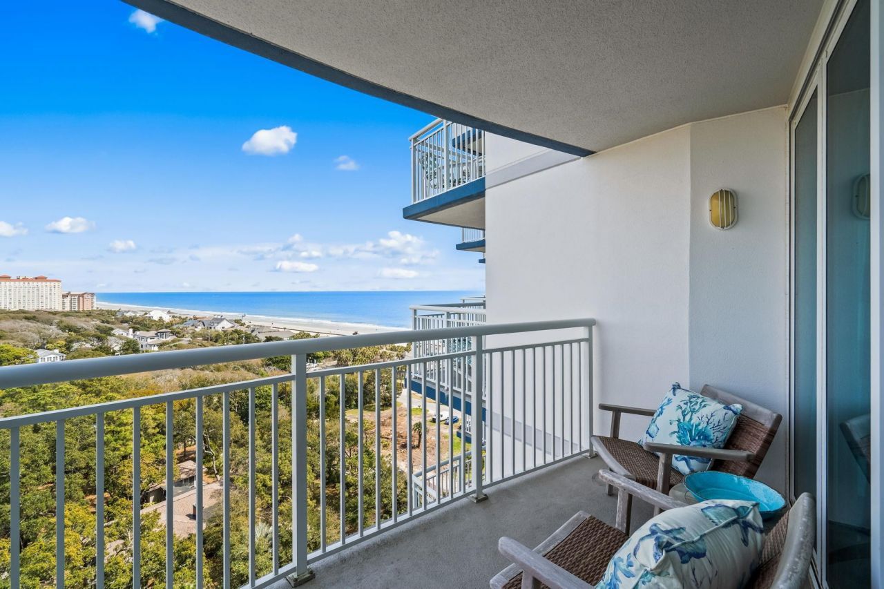 215 77th Ave. N  Photo 4