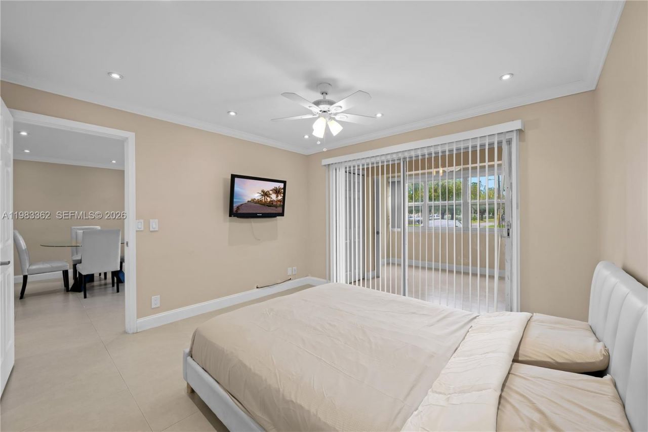 329 SE 3rd St , Unit 103S, Hallandale Beach, FL 33009 Photo