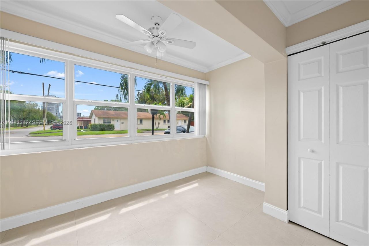 329 SE 3rd St , Unit 103S, Hallandale Beach, FL 33009 Photo