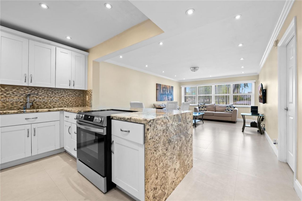 329 SE 3rd St , Unit 103S, Hallandale Beach, FL 33009 Photo