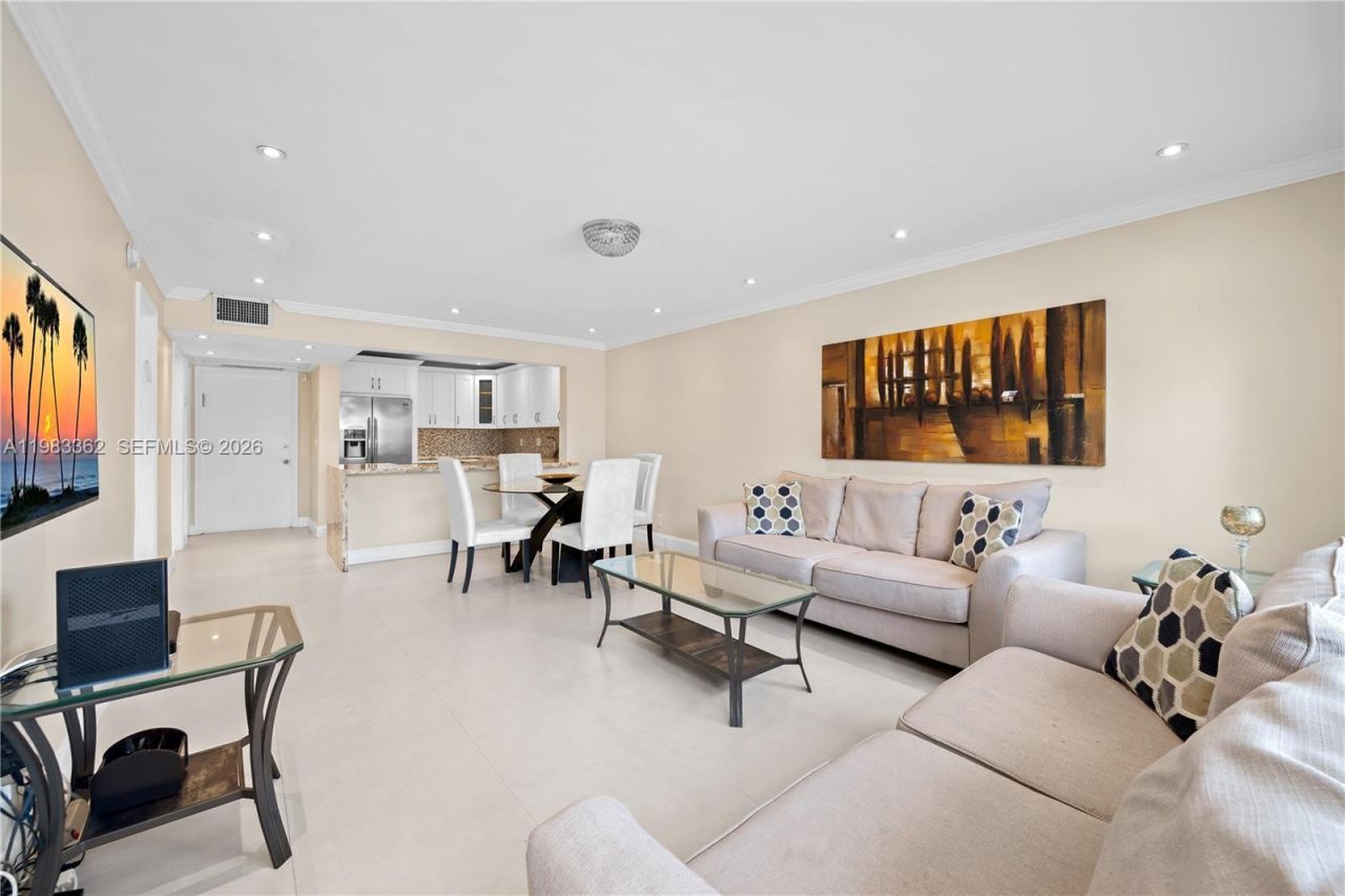 329 SE 3rd St , Unit 103S, Hallandale Beach, FL 33009 Photo