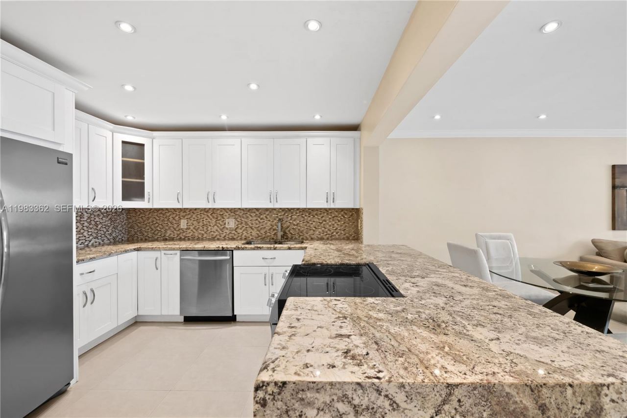 329 SE 3rd St , Unit 103S, Hallandale Beach, FL 33009 Photo