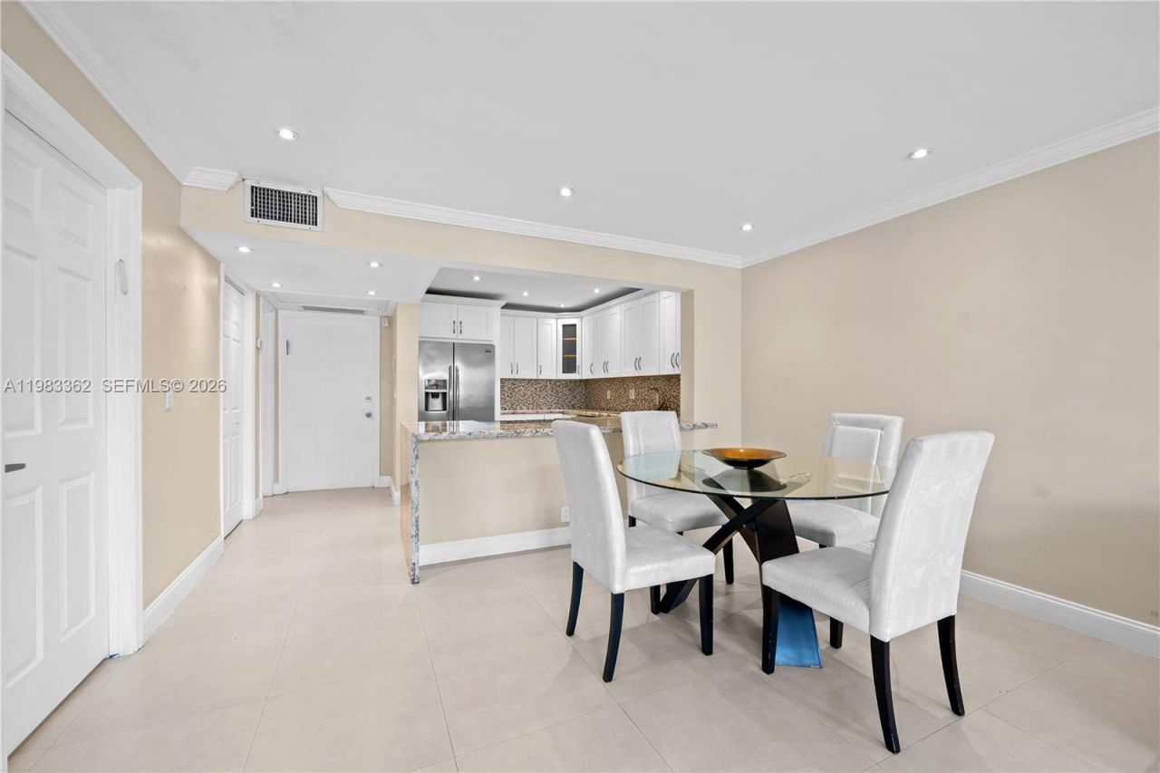 329 SE 3rd St , Unit 103S, Hallandale Beach, FL 33009 Photo