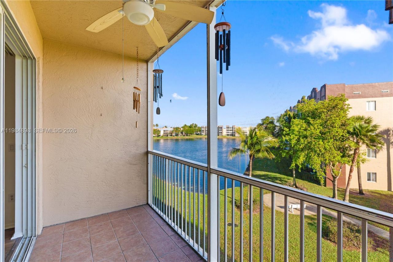 7647 Southampton Ter, Unit 314, Tamarac, FL 33321 Photo